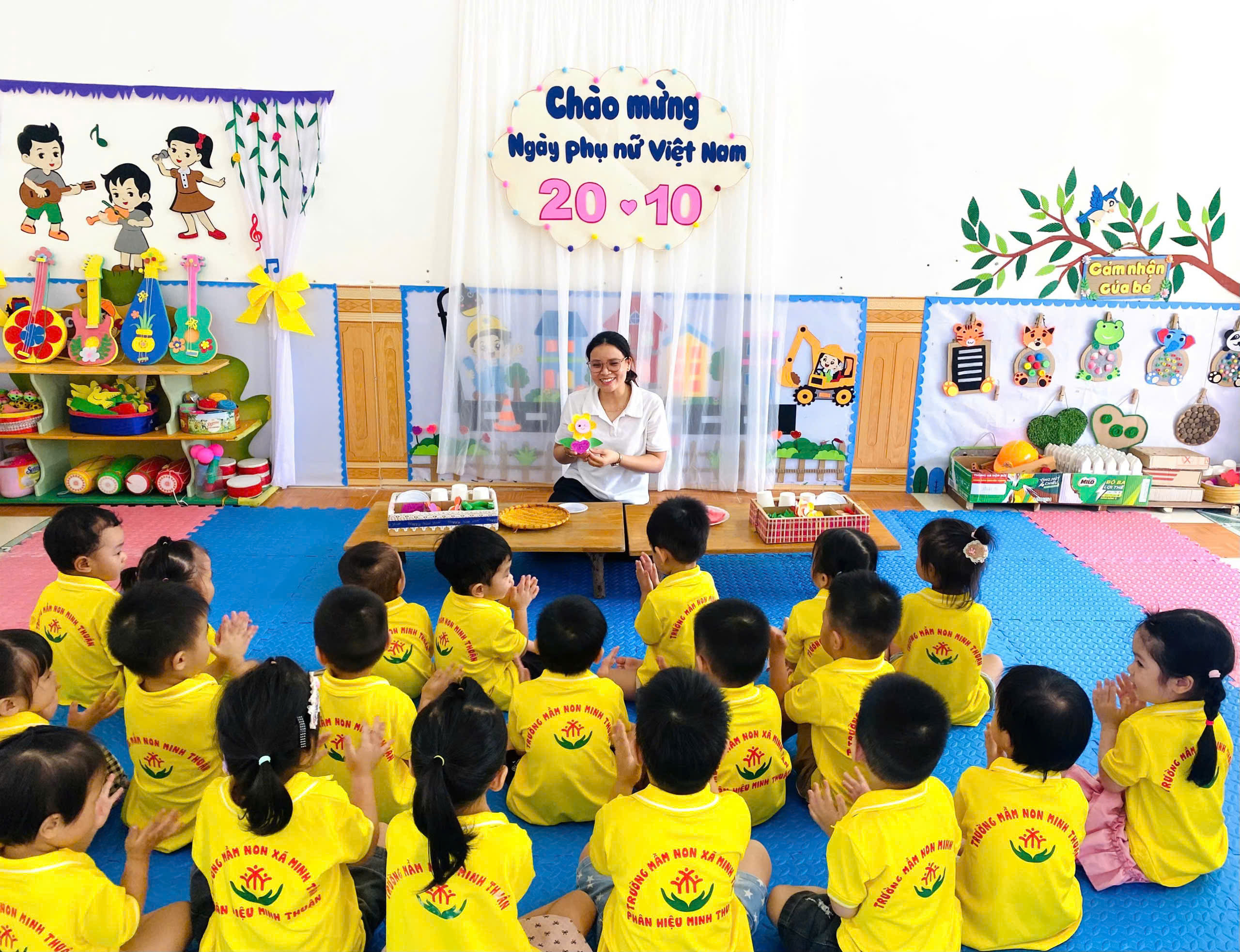 Rộn ràng hoạt động chào mừng ngày Phụ nữ Việt Nam 20/10 của các bé trường Mầm non xã Minh Tân