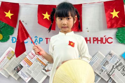 Hoạt động chào mừng ngày 30/4 của lớp 4 tuổi C- Khu 2