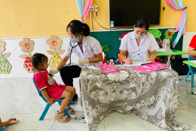 Trường MN Minh Tân xã Minh Tân tỉnh Ninh Bình phối hợp với Trạm Y tế xã Minh Tân tổ chức khám sức khỏe định kỳ lần 1 cho trẻ năm học 2025-2026